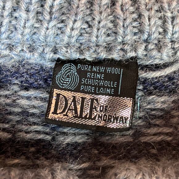 Vintage Dale of Norway Wool Clasp Sweater - Picture 3 of 6